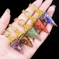 Neues Heilendes Chakra Naturkristall-Pendel Achat-Anhänger Bunter Kies Harz Gold Sechseckiger Kegel Handwerk Andere Kristall-Kunstwerke