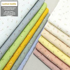 Pyjama pour enfants en tissu crêpe <span class=keywords><strong>de</strong></span> <span class=keywords><strong>gaze</strong></span> bulle 100% <span class=keywords><strong>coton</strong></span> double épaisseur, anti-boulochage, motif floral, texture froissée, idéal post-partum - Product Image 1