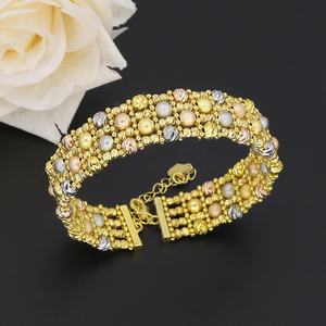 JXX Juego de 2 piezas de anillos y brazaletes abiertos con dijes, chapados en oro de 24k, con cuentas tricolor, para mujer, joyería - Product Image 5