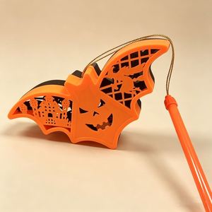 Lanterne de chauve-souris à LED pour Halloween, en plastique, lumineuse, avec poignée, design évidé effrayant, décoration, lanterne portative bicolore pour enfants - Product Image 3