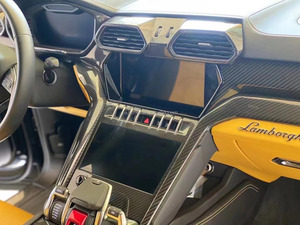Intérieur de voiture en fibre de carbone sèche style OEM pour Lamborghini URUS – Amélioration et modification de la console centrale et du tableau de bord - Product Image 3