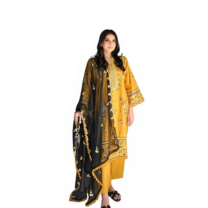 Conjunto de traje de algodón amarillo mostaza de moda con bordado en el escote, Kurti con mangas caladas festoneadas y pantalones rectos con detalles negros. - Product Image 1