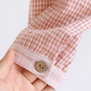 Camicia <span class=keywords><strong>da</strong></span> <span class=keywords><strong>Notte</strong></span> Rosa a Quadretti per Donna con Logo Personalizzato OEM/ODM, Stile Casual e Comodo, in <span class=keywords><strong>Cotone</strong></span> Stropicciato con Maniche 3/4 - Product Image 5