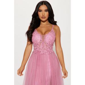 Robe longue de soirée élégante et sexy pour femme, style personnalisé d'usine OEM, avec bonnets de soutien-gorge ornés et fines bretelles à fente haute - Product Image 3