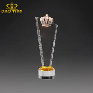 Заводская оптовая продажа, дешевые трофеи из чистого стекла, индивидуальные трофеи, медали, бляшки, цветные хрустальные короны, трофеи для членов <span class=keywords><strong>mvp</strong></span> - Product Image 4