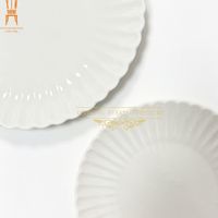 Assiettes à dîner en céramique blanches brillantes à bords ondulés, plats en porcelaine pour la restauration, les fêtes, les mariages, la décoration de table à la maison