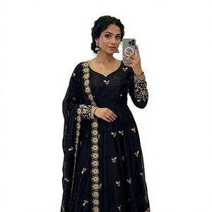 Costume Anarkali traditionnel noir pour femmes avec broderie dorée, longueur au sol, coupe régulière, pour les occasions de mariage, style Inde Pakistan - Product Image 1