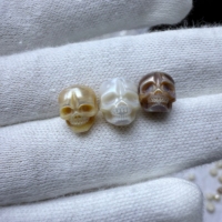 Collier et boucles d'oreilles en perles d'eau douce naturelles sculptées à la main en forme de crâne, couleur blanche, pour la fabrication de bijoux