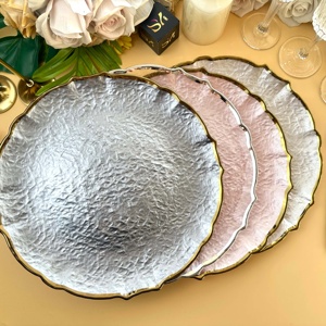 Sottopiatti in Vetro da 13 Pollici con <span class=keywords><strong>Bordo</strong></span> Floreale Elegante, Finitura Martellata e <span class=keywords><strong>Bordo</strong></span> Dorato, Eco-Friendly, per Decorazioni da Tavola per Matrimoni ed Eventi - Product Image 1