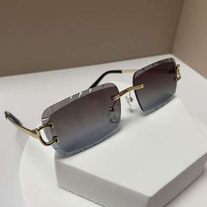 Lunettes <span class=keywords><strong>de</strong></span> <span class=keywords><strong>soleil</strong></span> Cartierring sans monture, coupe diamant, avec logo, montures <span class=keywords><strong>de</strong></span> créateur <span class=keywords><strong>de</strong></span> luxe tendance 2025, personnalisées, polarisées, haute qualité, premium - Product Image 1