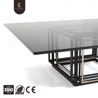 Ensemble de table à manger en verre luxueux moderne haut de gamme 6-8 capacité de chaise forme carrée élégante pour meubles de restaurant à la maison de villa