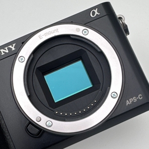 Fotocamera Mirrorless Sony A6000 Usata con Sensore APS-C, Videocamera Digitale ad Alta Risoluzione 1080p, Sony A6000 con Obiettivo 16-50 Usato - Product Image 6