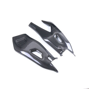 Couvre-bras oscillants en fibre de carbone pour Yamaha YZF-R1 2015-2024 & MT-10 2017-2024 - Product Image 2
