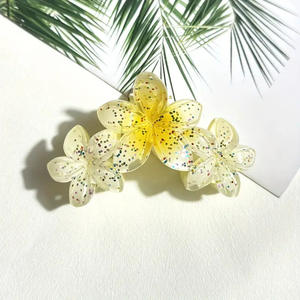 Pinces à cheveux florales multicouches à sequins colorés style bohème, accessoire capillaire Frangipani scintillant - Product Image 5