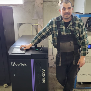 Portable Pulse Fiber <strong>Laser</strong> Cleaning Machine 100W 200W 300W 500W 1000W for Metal <strong>Rust</strong> Paint Oil <strong>Removal</strong> - Product Image 1