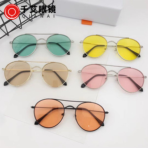 Gafas de sol Qianai unisex con montura ovalada plateada, protección UV400, tipo 3 lentes, material AC, para parejas. - Product Image 3