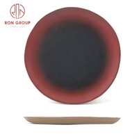 Assiettes de table rondes en terre cuite, dégradé rouge et noir, modernes, pour la restauration et le service alimentaire en cuisine
