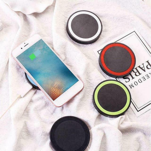 Factory Supply Q5 Wireless Charger Mini Fast Wireless Charging Pad for Samsung Round Mini Portable Wireless Charging Pad