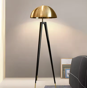 Lampadaire de salon de luxe nordique nouveau trépied en métal avec lumière LED pour chambre à coucher hôtel ou décoration de la maison - Product Image 6