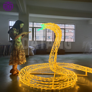Luz LED IP65 con diseño de serpiente en 3D personalizado, venta al por mayor, decoración comercial para paisajes y temporada navideña. - Product Image 5