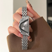 Reloj de Moda para Mujer con Esfera Irregular, Diseño Exclusivo, Refinado, Elegante, Vintage, Versátil, Movimiento de Cuarzo, Caja de Aleación, Resistente al Agua 30M