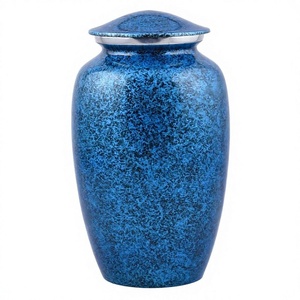 Elegante Urna Funeraria de Aluminio Pulido con Sofisticado Arte Floral para Hacer Homenaje a sus Seres Queridos por Axiom Home Accents - Product Image 1