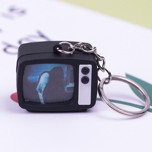 Vintage divertido Horror rencor Mini Tv llavero colgante simula juguete Tv caso colgante llavero regalo de Halloween - Product Image 4