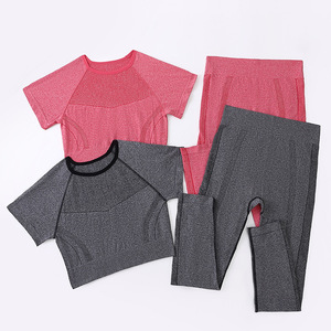 Conjunto Deportivo de Yoga <span class=keywords><strong>para</strong></span> Mujer, sin Costuras, de Secado Rápido, Top y Leggings, <span class=keywords><strong>para</strong></span> Correr, Entrenamiento, Transpirable, Venta al Por Mayor de Fábrica - Product Image 4