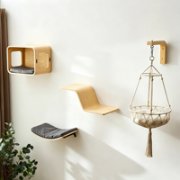 Arbre à chat mural en bois massif écologique avec griffoir intégré, design moderne peu encombrant, perchoir incurvé et lit pour chats
