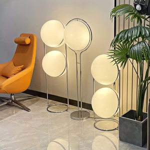 Lampe sur pied moderne à double globe, base en métal argenté, lumière LED blanc chaud - Product Image 6