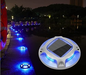 Lámpara Solar de Aluminio para Terraza, Lámpara de Muelle para Exteriores con 4 Luces LED, Duración de 8-10 Horas, Negra/Gris, para Jardín, Parque y Camino - Product Image 1