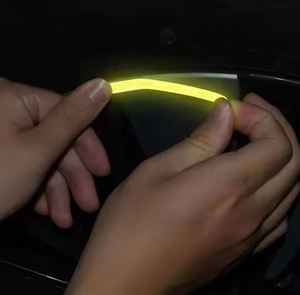 20 Piezas de Cintas Adhesivas Reflectantes Universales para Interiores, Cinta Luminosa de PVC de un Solo Uso, Estilo Moderno para Decoración de Automóviles - Product Image 3