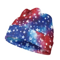 Topi Rajut Berkerah Custom Print Sublimasi Latar Belakang Cat Air Merah Biru Dengan Bintang Putih Hangat Untuk Pria Wanita Musim Dingin
