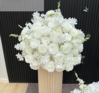 Boule de fleurs artificielles en plastique rose de 70 cm pour centre de table, idéale pour mariages, fêtes et décors de scène - Vente en gros