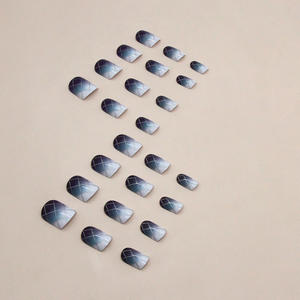 Venta al por mayor de fábrica suave dulce minimalista Square Press Nails Set Violet Blue Ombre Plaid Design Surtido de <span class=keywords><strong>uñas</strong></span> artificiales de moda - Product Image 3