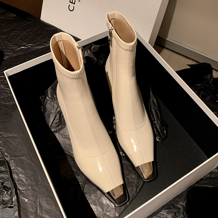 Blanc avec fourrure