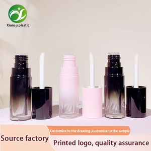 أنبوب أحمر شفاه سائل أسود مع فرشاة، عبوة تجميل فارغة جديدة لملمع الشفاه مصنوعة من البلاستيك المتين - Product Image 3