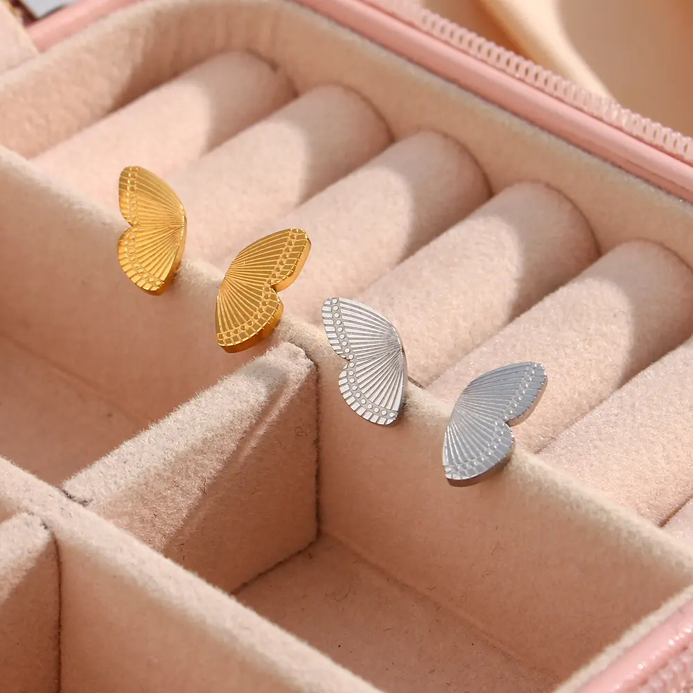 QIFEI 2023 ultimo Design Mini orecchini a bottone a farfalla orecchini di lusso in acciaio inossidabile all'ingrosso