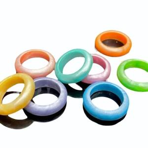 Anillo de Dedo Multicolor de Resina Hecho a Mano, Joyería de Moda Ligera y Elegante para Uso Diario, Disponible a Precio de Exportación - Product Image 3