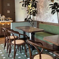 Ensemble de table et chaises de salle à manger en bois massif de style industriel nordique américain, durable pour les restaurants, les bars à domicile, les hôtels, les hôpitaux
