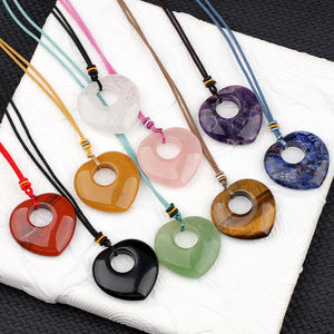 Collana Artigianale con Pendente a Cuore da 40MM in Ametista Naturale, Cristalli Curativi, Accessorio Quotidiano per Donne - Product Image 3