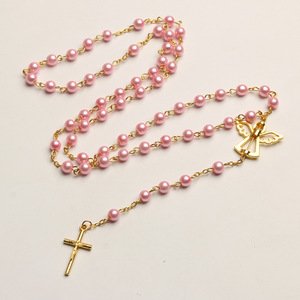 カトリックロザリオ ピンクガラスパールビーズ 天使の羽 トレンディなイエスロザリオネックレス 6MM ゴールドジュエリー 卸売 - Product Image 6