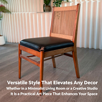 Fauteuil vertical moderne en bois massif et rotin avec coussin en cuir noir, chaise de loisirs individuelle écologique pour petit appartement