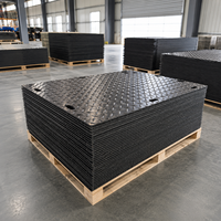 Panneaux de protection temporaire antidérapants en HDPE 4x8 pour grues, camions, excavatrices et chantiers humides