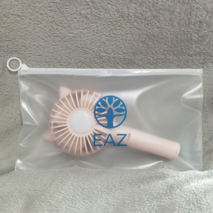 Sac à fermeture éclair en PVC givré personnalisé avec logo imprimé, sacs en plastique transparent à fermeture éclair pour cosmétiques, vêtements, cheveux, emballage - Product Image 5