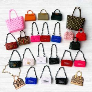 シミュレーションミニハンドバッグ、クリエイティブなケーキデコレーション用、新着、漫画風ラバーカラビナキーホルダー（バッグ用） - Product Image 1