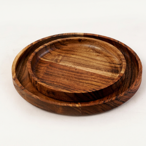 Assiette de service ronde en bois, design minimaliste fait main, plat en bois massif pour la décoration de table à la maison - Product Image 1