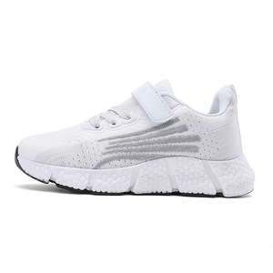 Zapatillas de correr de malla para hombre, zapatillas deportivas ligeras y transpirables de verano para estudiantes, entrenamiento físico - Product Image 5