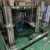 Mélangeur Homogénéisateur Sous Vide à Double Levage Hydraulique 2000L Certifié CE pour Aliments, Produits Chimiques et Crèmes Cutanées