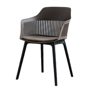 2023 Wholesale Nordic modern chair in polypropylene cafe plastic chair